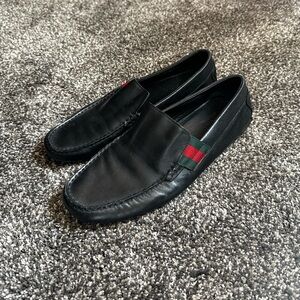 Gucci Black and Red Loafers Sleek Slip-Ons